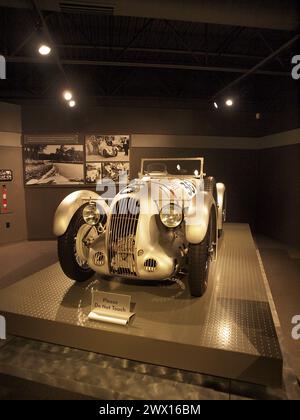 Historisches Collier Museum in Neapel, Florida. Diese Kollektion enthält europäische und frühe amerikanische Automobile. Es gibt auch die REVS-Bibliothek. Stockfoto