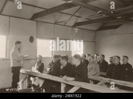 KRIEGSGEFÄNGNISKASERNE Nr. 1, Fort McPherson, Ga Kriegsgefangene in der Schule ca. 1917-1919 Stockfoto