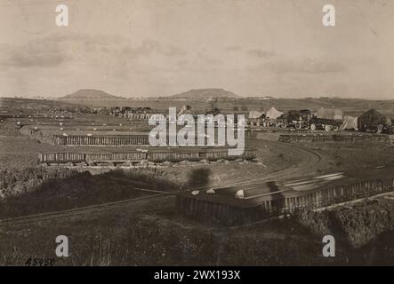 Allgemeine Ansicht der Artilleriegeschosse, Reihen von 155 mm Geschossen, 90 mm Geschosse, Artilleriemunition Dump, 2. Armee Dongermain (Toul Sektor) Meurthe et Mosselle ca. 1919 Stockfoto