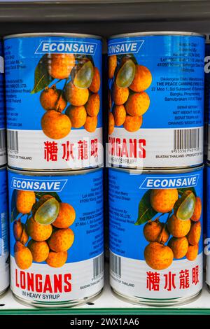 Econsave, Kampar Malaysia - 27. März 2024 : Longans in schwerem Sirup aus Econsave-Produkt Stockfoto