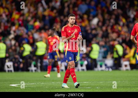 Madrid, Spanien. März 2024. Rodrigo Hernandez Cascante, bekannt als Rodri von Spanien, feiert ein Tor während des internationalen Freundschaftsspiels zwischen Spanien und Brasilien im Santiago Bernabeu Stadion. Endpunktzahl: Spanien 3:3 Brasilien (Foto: Federico Titone/SOPA Images/SIPA USA) Credit: SIPA USA/Alamy Live News Stockfoto