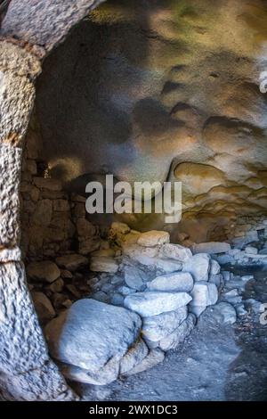 FRANKREICH. CORSE-DU-SUD (2A) EIN PRÄHISTORISCHES RELIKT IN DER NÄHE VON SOTTA IM SÜDEN DER INSEL, ERZÄHLT DER ORIU DI CANNI EINE FESSELNDE GESCHICHTE: IN PRÄHISTORISCHER ZEIT Stockfoto