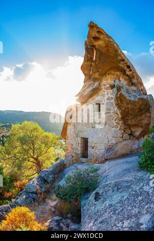 FRANKREICH. CORSE-DU-SUD (2A) EIN PRÄHISTORISCHES RELIKT IN DER NÄHE VON SOTTA IM SÜDEN DER INSEL, ERZÄHLT DER ORIU DI CANNI EINE FESSELNDE GESCHICHTE: IN PRÄHISTORISCHER ZEIT Stockfoto