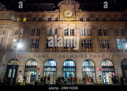 Paris, Frankreich, historischer französischer Bahnhof, vor dem Gare Saint Lazare, Vordergebäude Stockfoto