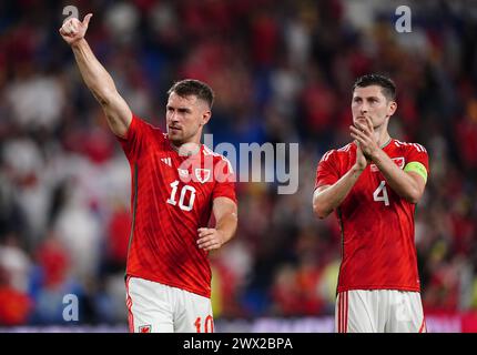 Aktenfoto vom 09/23 von Aaron Ramsey. Aaron Ramsey wird prüfen, ob er seine internationale Karriere fortsetzen soll, nachdem Wales nicht zur Euro 2024 geworben hat. Skipper Ramsey blieb die gesamte 120 Minuten am Dienstag auf der Bank, als der Versuch Wales, sich für das Turnier in Deutschland zu qualifizieren, in Cardiff im Elfmeterschießen gegen Polen endete. Ausgabedatum: Mittwoch, 27. März 2024. Stockfoto