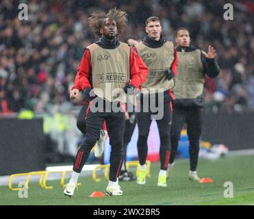 Dodi Lukebakio (Sevilla) aus Belgien mit Haaren in Aktion während des internationalen Fußballspiels zwischen England und Belgien im Wembley-Stadion, Londo Stockfoto