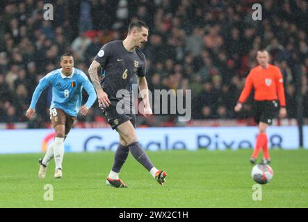 Lewis Dunk (Brighton & Hove Albion) aus England in Aktion während des internationalen Fußballspiels zwischen England und Belgien im Wembley Stadion, Lon Stockfoto