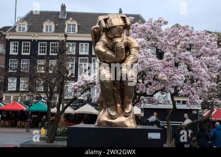 Bronzestatue Der Thinker Von Joseph Klibansky In Amsterdam, Niederlande 21-3-2024 Stockfoto