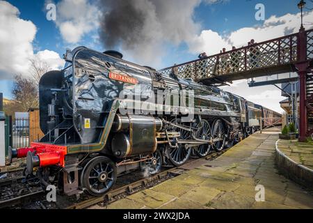 BR Standard Class 7 70000 Brittania Dampflokomotive auf der East Lancashire Railway. Ramsbottom Station. Stockfoto