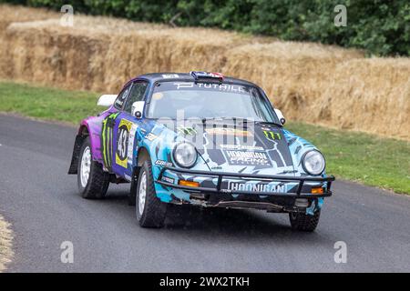 1978 Porsche 911 SC Safari beim Goodwood Festival of Speed 2023 in Sussex, Großbritannien Stockfoto