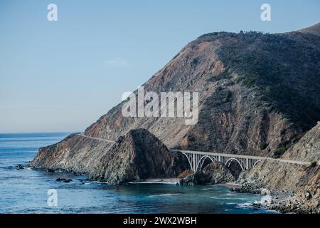 Die berühmte Bixby Bridge von Big Sur, Highway 1, Big Sur, Kalifornien, USA. Stockfoto