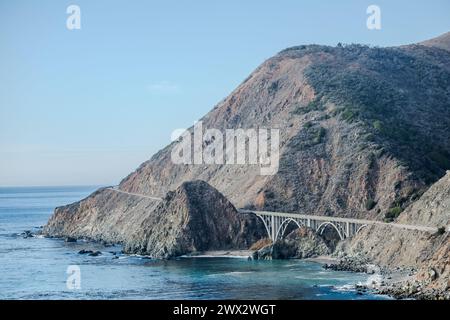 Die berühmte Bixby Bridge von Big Sur, Highway 1, Big Sur, Kalifornien, USA. Stockfoto