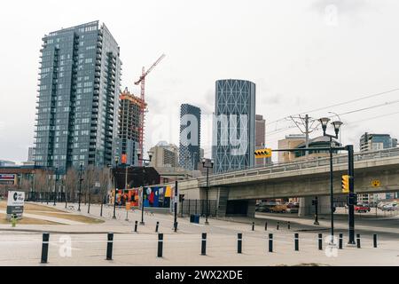 Calgary, Alberta Kanada - Mai, 2. Mai 2023 Downtown, Zentrum von Calgary. . Hochwertige Fotos Stockfoto