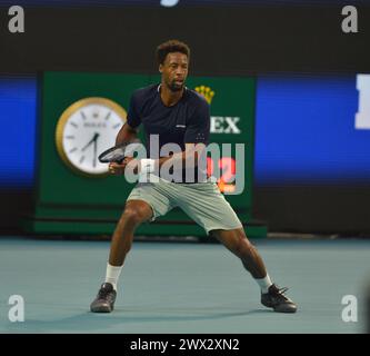 Miami Gardens, USA. März 2024. MIAMI GARDENS, FLORIDA - 25. MÄRZ: Gael Monfils (Frankreich) vs Carlos Alcaraz (Spanien) während des Miami Open Day 10 2024 präsentiert von Itaú im Hard Rock Stadium am 25. März 2024 in Miami Gardens, Florida. (Foto: JL/SIPA USA) Credit: SIPA USA/Alamy Live News Stockfoto