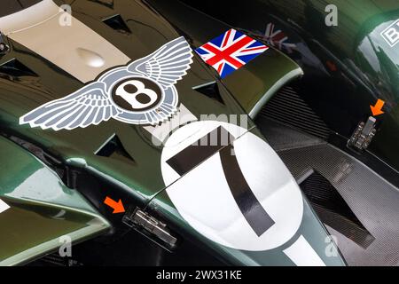 2003 Bentley Speed 8 auf dem Goodwood Festival of Speed 2023 in Sussex, Großbritannien. Stockfoto