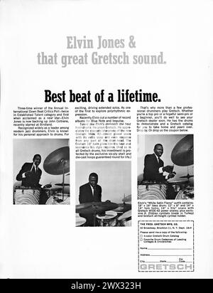 Eine ganzseitige Anzeige für Gretsch Drums aus einem amerikanischen Musikmagazin aus den 60er Jahren mit Jazz-Schlagzeuger Elvin Jones. Stockfoto