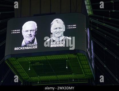 Mannschaften im Gedenken an Franz Beckenbauer und Andreas Brehme: Jamal Musiala, DFB 10 Robert Andrich, DFB 23 Joshua Kimmich, DFB 6 Florian Wirtz, Nr. 17 DFB Ilkay Gündogan, DFB 21 Marc-Andre ter STEGEN, DFB 22 Jonathan Tah, DFB 4 Antonio Rüdiger, Ruediger, DFB 2 Toni Kroos, DFB 8 Kai Havertz, DFB 7 Maximilian Mittelstädt, DFB 18 Bart Verbruggen, NL 1 Jerdy Schouten, NL 6 Matthijs DE LIGT, NL 3 Denzel DUMFRIES, NL 22 Virgil VAN DIJK, NL 4 Daley BLIND, NL 17 Tijani Reijnders, NL 14 Joey Veerman, NL 16 Memphis DEPAY, NL 10 Nathan Ake, NL 5 Donyell Malen, NL 18 im Freundschaftsspiel DEUTSCHLAND - NETHE Stockfoto