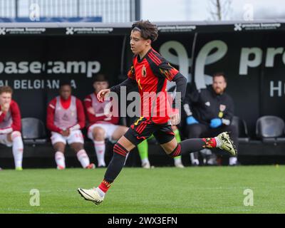 Tubize, Belgien. März 2024. Rayane Bounida (11) aus Belgien, dargestellt während eines Freundschaftsspiels zwischen den belgischen und walisischen U18-Nationalmannschaften am Montag, den 25. März 2024 in Tubize, Belgien. Quelle: Sportpix/Alamy Live News Stockfoto