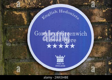 Englische Hedonisten Blue Plaque Gordon of Greenwich liebte hier, wütend in England, London, Großbritannien Stockfoto