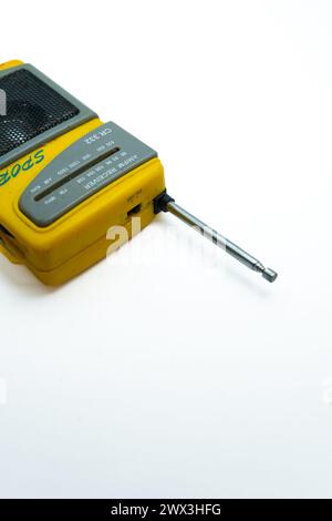 Seltenes Vintage-Radio SONY Sports am/FM Yellow Street Beat PR-33 Stockfoto