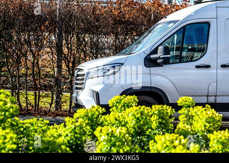 Sutton London, 27. März 2024, White Medical Supply Van Parked With No People Stockfoto