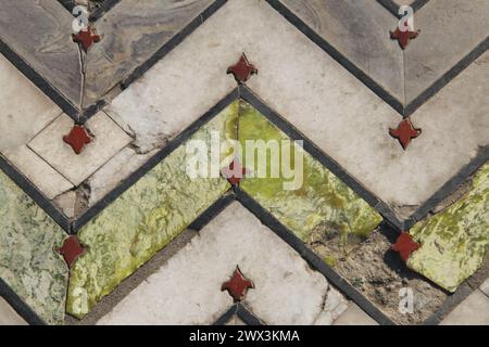 Dekoration der Moti Masjid- oder Perlenmoschee im Red Fort Complex in Agra, Indien Stockfoto