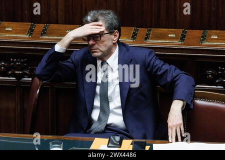 Roma, Italien. März 2024. IL ministro dell'Economia Giancarlo Giorgetti alla Camera dei deputati durante il Fragestunde. Roma, Mercoled&#xec;, 27. märz 2024 (Foto Roberto Monaldo/LaPresse) Wirtschaftsminister Giancarlo Giorgetti in der Abgeordnetenkammer während der Fragestunde. Rom, Mittwoch, 27. März 2024 (Foto: Roberto Monaldo/LaPresse) Credit: LaPresse/Alamy Live News Stockfoto