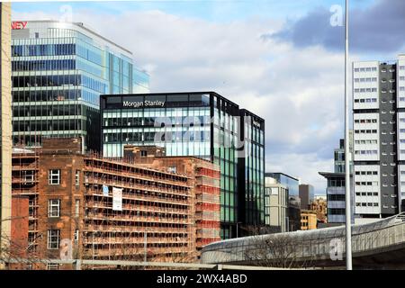 Mischung aus moderner und alter Architektur im Stadtzentrum von Glasgow Stockfoto