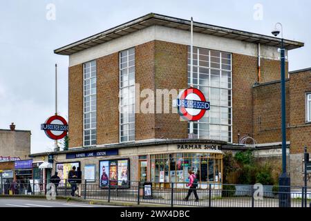 Rayners Lane – U-Bahn-Station, Alexandra Avenue, Borough of Harrow, London, England, UK Stockfoto