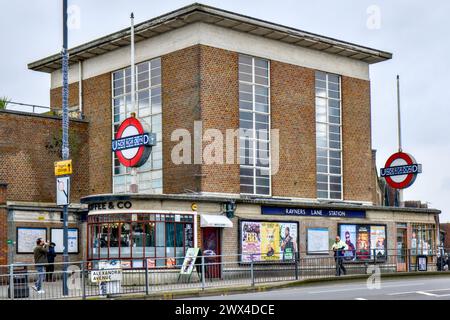 Rayners Lane – U-Bahn-Station, Alexandra Avenue, Borough of Harrow, London, England, UK Stockfoto