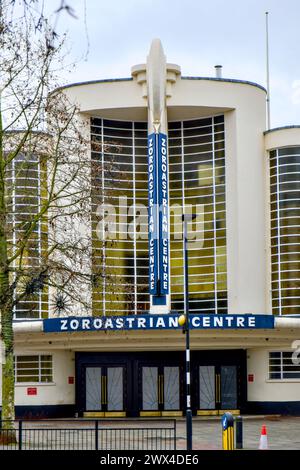 Das Zoroastrian Centre befindet sich im ehemaligen Kino in Rayners Lane, Borough of Harrow, London, England, Großbritannien Stockfoto