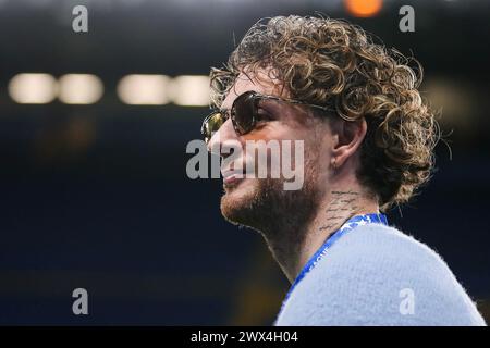 London, Großbritannien. März 2024. Sänger Tom Grennan nimmt am 27. März 2024 am Chelsea FC Women gegen Ajax Women's Champions League im Viertelfinale in Stamford Bridge, London, England, Großbritannien Teil. Credit: Every Second Media/Alamy Live News Stockfoto