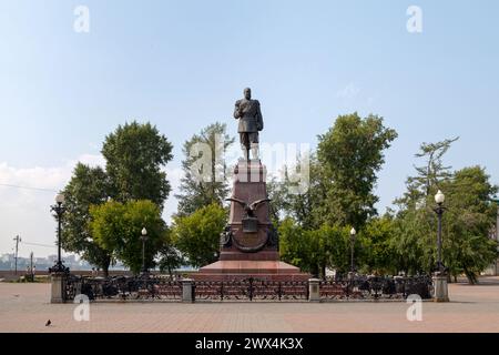 Irkutsk, Russland - 25. Juli 2018: Denkmal für Alexander III. Auf einem Stadtplatz am Fluss Angara. Alexander III. War der Kaiser von Russland, König o Stockfoto