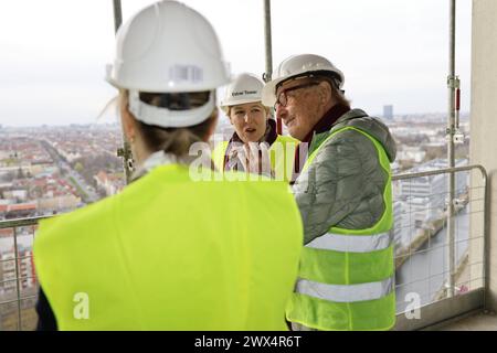 Kai Wegner, Franziska Giffey Estrel Tower Mitglieder Senat und Bezirksamt Baustelle, am 26.03.2024 in Berlin, Neukölln, Deutschland *** Kai Wegner, Franziska Giffey Estrel Tower Mitglieder Senat und Bezirksamt Baustelle, am 26 03 2024 in Berlin, Neukölln, Deutschland Stockfoto