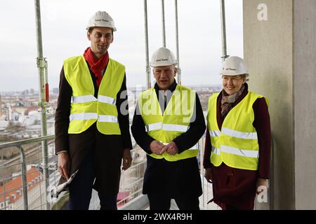 Kai Wegner, Franziska Giffey Estrel Tower Mitglieder Senat und Bezirksamt Baustelle, am 26.03.2024 in Berlin, Neukölln, Deutschland *** Kai Wegner, Franziska Giffey Estrel Tower Mitglieder Senat und Bezirksamt Baustelle, am 26 03 2024 in Berlin, Neukölln, Deutschland Stockfoto