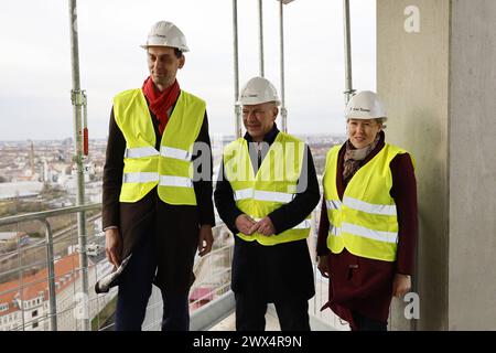 Kai Wegner, Franziska Giffey Estrel Tower Mitglieder Senat und Bezirksamt Baustelle, am 26.03.2024 in Berlin, Neukölln, Deutschland *** Kai Wegner, Franziska Giffey Estrel Tower Mitglieder Senat und Bezirksamt Baustelle, am 26 03 2024 in Berlin, Neukölln, Deutschland Stockfoto