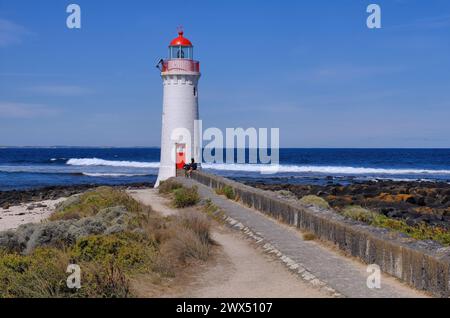 Port Fairy: Port Fairy Leuchtturm auf Griffiths Island Stockfoto