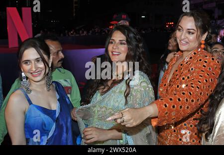 Mumbai, Indien. März 2024. L-R indische Fernsehschauspielerin Sanjeeda Sheikh, die bollywood-Schauspieler Richa Chadha und Sonakshi Sinha, die bei einer Werbeveranstaltung ihrer kommenden Netflix-Fernsehserie „Heeramandi : The Diamond Bazaar“ in Mumbai zu sehen waren. Quelle: SOPA Images Limited/Alamy Live News Stockfoto