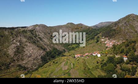 Aussichtspunkt der Terrassen (Miradouro dos Soccalcos), mit Blick auf die Landwirtschaftlichen Terrassen (berühmte Tibeter Stil Landschaft Blick), Porta Cova Place, Sist Stockfoto