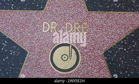 Hollywood, Kalifornien, USA 26. März 2024 Rapper/Produzent Dr. Dre Hollywood Walk of Fame Star auf Hollywood Blvd am 26. März 2024 in Hollywood, Kalifornien, USA. Dr. Dre Zeremonie fand am 19. März 2024 mit Eminem, Snoop Dogg und 50 Cent statt und befindet sich vor Jimmy Kimmel Live auf dem Hollywood Blvd. Foto: Barry King/Alamy Stock Photo Stockfoto