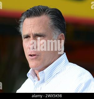 MIAMI, FL - 13. August: Romney im El Palacio de los Jugos, die von Reinaldo Bermudez Besitz ist erschienen. Gerichtsakten zeigen, daß Bermudez schuldig im Anklagepunkt Verschwörung Kokain 1999 zu verteilen plädierte und diente drei Jahre im Bundesgefängnis. Der republikanische Präsidentschaftskandidat und ehemaliger Gouverneur von Massachusetts, Mitt Romney während einer Kundgebung im Palacio De Los Jugos nach Ankündigung Rep. Paul Ryan (R-WI) als seine laufenden Gehilfen. Willard Mitt Romney (12. März 1947) ist ein US-amerikanischer Geschäftsmann und Politiker, ist der vermutliche Kandidaten der Republikanischen Partei für das Amt des Präsidenten von t Stockfoto