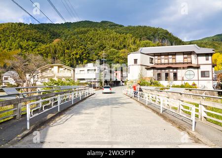 Melodiebrücke im Bezirk Kasuya, Präfektur Fukuoka, Kyushu, Japan. Stockfoto