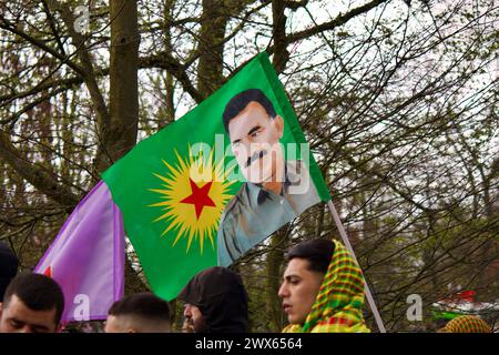 Newroz Celebration, Rebstockpark, Frankfurt, Deutschland, 23. März, 2024. Tausende Kurden versammeln sich, um das neue Kurdenjahr zu feiern. Stockfoto