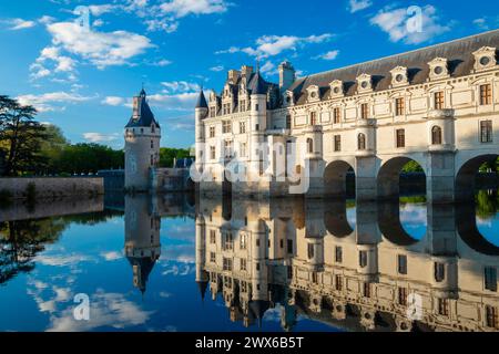 Chateau de Chenonceau ist eines französischen Schlosses überspannt den Fluss Cher in der Nähe von Chenonceaux Dorf, Tal der Loire in Frankreich Stockfoto