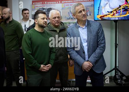 Ukrainischer Präsident Wolodymyr Zelenski besuchte die staatliche Universität Sumy und führte ein Gespräch mit Studenten der ukrainische Präsident Wolodymyr Zelenski besuchte die staatliche Universität Sumy und führte ein Gespräch mit Studenten am 27. März 2024. Foto von PRÄSIDENT DER UKRAINE apaimages Ukraine Ukraine Ukraine Ukraine Ukraine 270324 Ukraine UPO 0049.jpeg Copyright: XapaimagesxPRESIDENTxOFxUKRAINExxapaimagesx Stockfoto