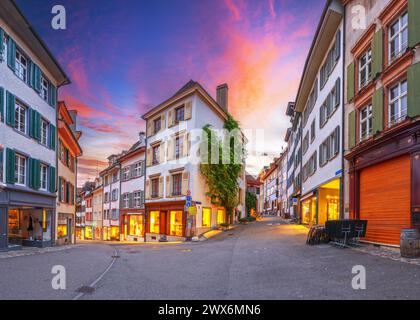 Basel, Schweiz in der Altstadt zur goldenen Stunde. Stockfoto