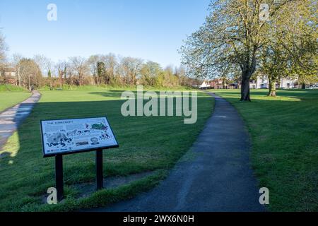 Donnerstag, 28. März 2024, am frühen Morgen in Wallingford, Oxfordshire - The Kinecroft Park Stockfoto