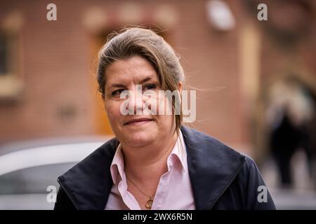 DIE HAAG – scheidender Staatssekretär für Kultur und Medien Fleur GrŠper-van Koolwijk trifft zur wöchentlichen Kabinettssitzung im Binnenhof ein. ANP PHIL NIJHUIS niederlande raus - belgien raus Stockfoto