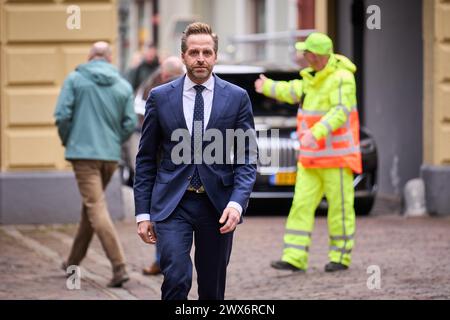 DEN HAAG: Hugo de Jonge, scheidender Minister für Wohnungswesen und Raumordnung, trifft zur wöchentlichen Kabinettssitzung im Binnenhof ein. ANP PHIL NIJHUIS niederlande raus - belgien raus Stockfoto