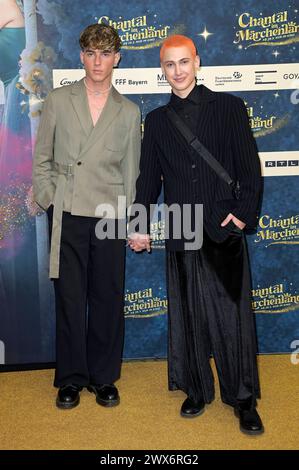 Tim und Leon Content bei der Premiere des Kinofilms Chantal im Märchenland im Zoo Palast. Berlin, 27.03.2024 *** Tim und Leon Inhalt bei der Premiere des Films Chantal im Märchenland im Zoo Palast Berlin, 27 03 2024 Foto:XF.xKernx/xFuturexImagex chantal berlin 4315 Stockfoto